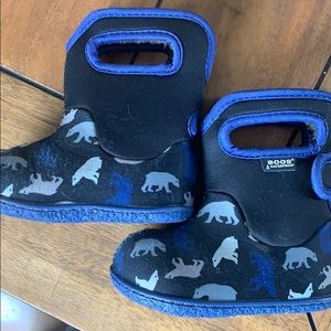 Baby Bogs polar bear winter boots, size 5